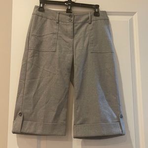 Women’s gray dressy Capri pants with pockets